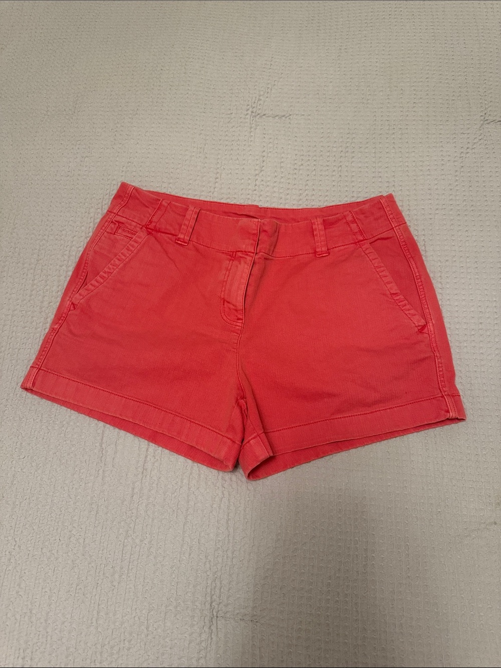 Vineyard Vines Women's Coral Casual Shorts 6
